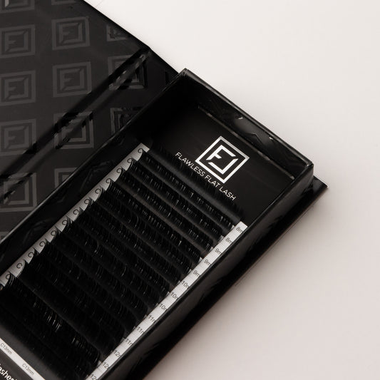 nahaufnahme 0,15 mixbox flatlashes von flawless lashes by loreta in schwarz luxury qualität für klassische wimpernverlängerung