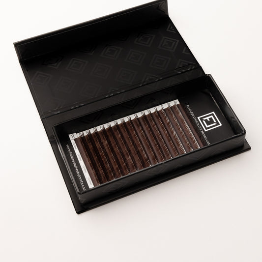 braune Wimpern für Wimpernverlängerung in 0,05 Luxuswimpern Seitenansicht schokobraun