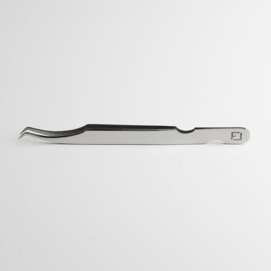 Hochwertige beginner Pinzette für Einzeltechnik in Edelstahl Silber für Wimpernverlängerung von flawless lashes.